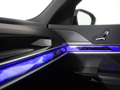 Certified 2024 BMW 740i xDrive image 29