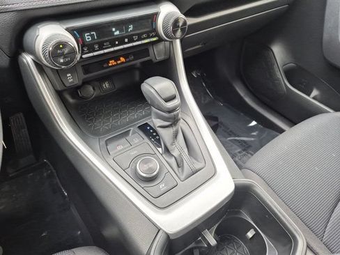 Certified 2025 Toyota RAV4 LE AWD/4WD image 15