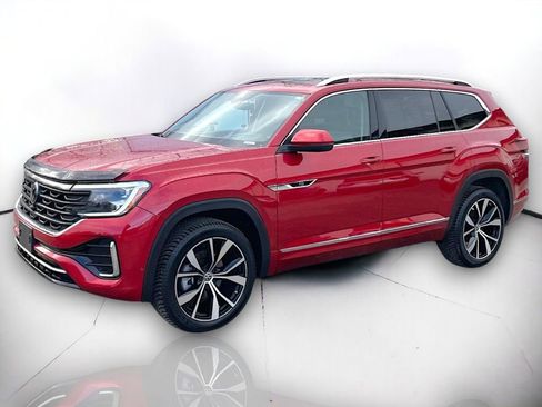 Used 2024 Volkswagen Atlas SEL Premium R-Line image 2