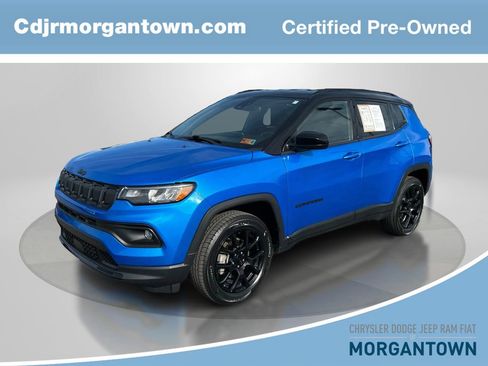 Used 2022 Jeep Compass Altitude w/ Convenience Group image 1