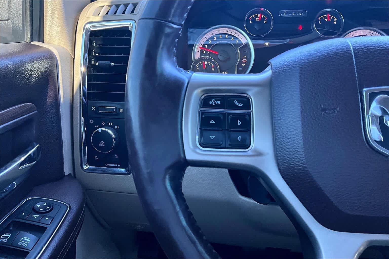 Used 2018 RAM 1500 Laramie w/ Convenience Group AWD/4WD image 23