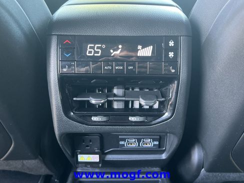 Used 2025 Jeep Grand Cherokee L Limited w/ Luxury Tech Group II AWD/4WD image 24