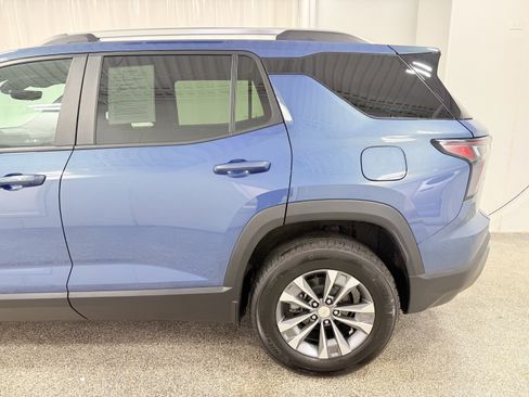 Used 2025 Chevrolet Equinox LT w/ Convenience Package II image 5