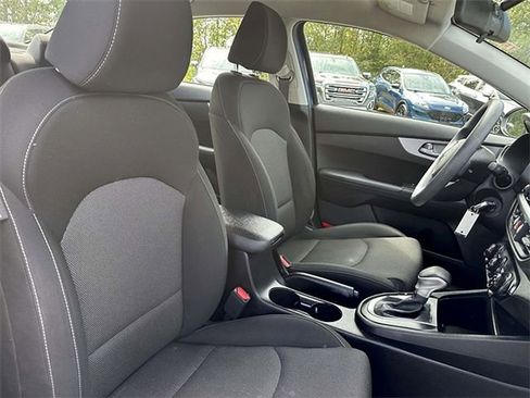 Used 2022 Kia Forte LXS w/ LXS Technology Package image 28