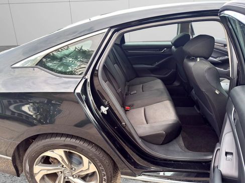 Used 2018 Honda Accord EX image 15