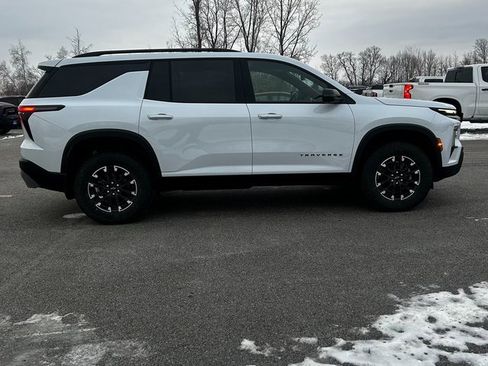 New 2026 Chevrolet Traverse Z71 w/ Driver Confidence Package image 2