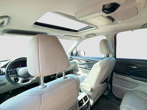Used 2019 Honda Pilot Touring image 24