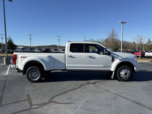Certified 2022 Ford F450 Platinum w/ FX4 Off-Road Package image 9