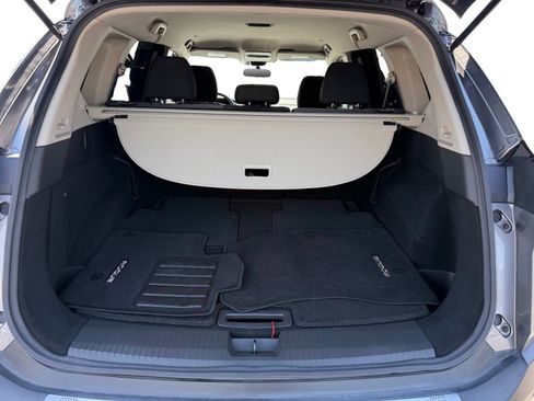 Used 2023 Nissan Rogue SV FWD image 17