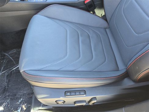 Used 2025 Volkswagen Jetta GLI Autobahn image 30