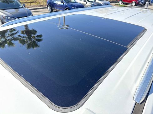 Used 2022 Chevrolet Suburban LT image 37