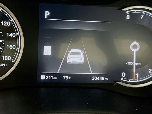 Used 2025 Genesis G70 2.5T image 13