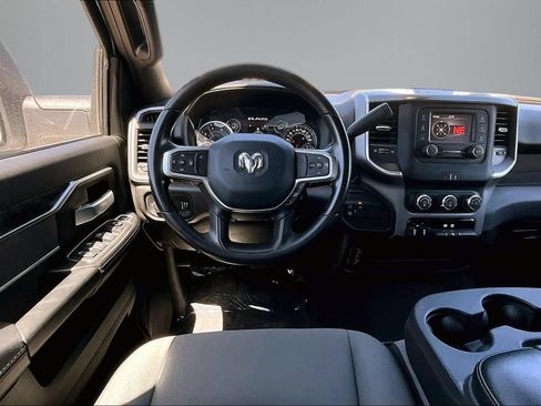 Used 2024 RAM 2500 Big Horn AWD/4WD image 9