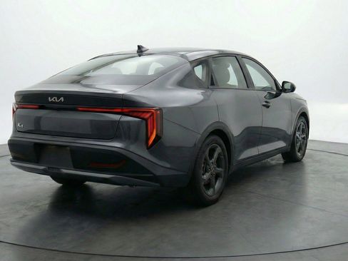 Used 2025 Kia K4 LXS image 9
