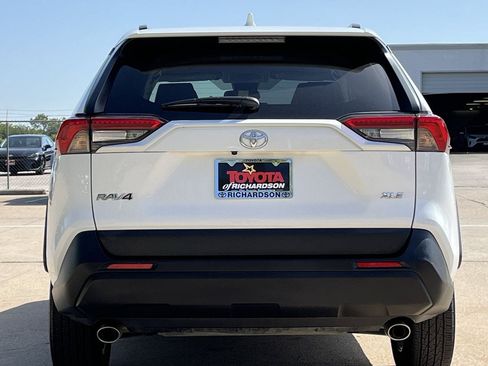 Used 2025 Toyota RAV4 XLE FWD image 5