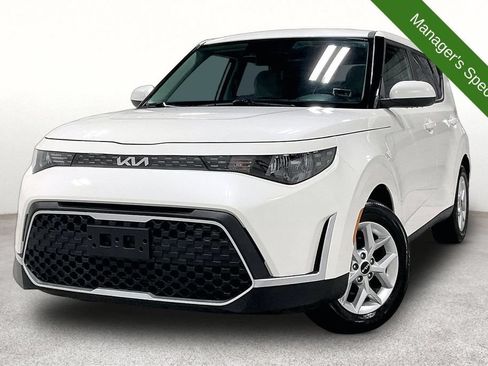 Used 2025 Kia Soul LX w/ LX Technology Package FWD image 14