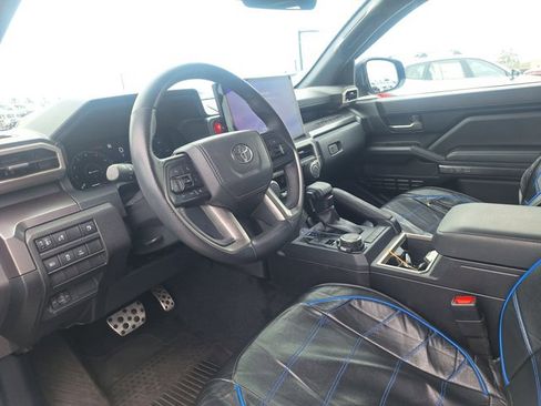 Used 2025 Toyota Tacoma TRD Sport AWD/4WD image 10