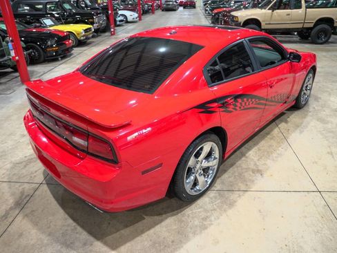 Used 2014 Dodge Charger SXT image 16