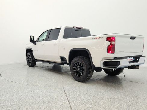 Used 2022 Chevrolet Silverado 2500 LT w/ Convenience Package AWD/4WD image 7