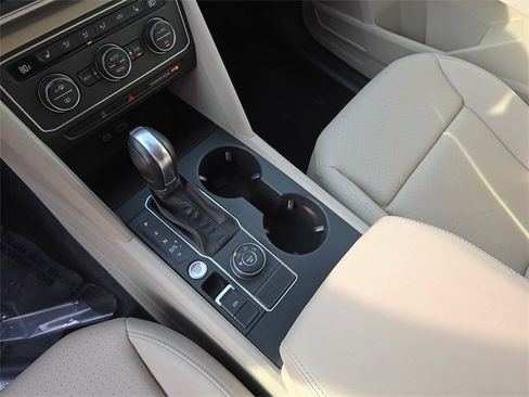 Used 2018 Volkswagen Atlas SE image 29