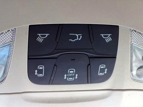 Used 2021 Chrysler Pacifica Touring-L image 20