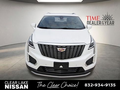 Used 2023 Cadillac XT5 Premium Luxury w/ Technology Package FWD image 2