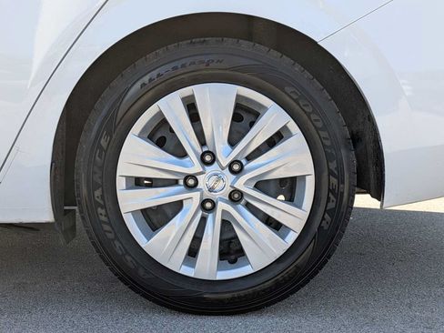 Used 2024 Nissan Sentra S FWD image 13