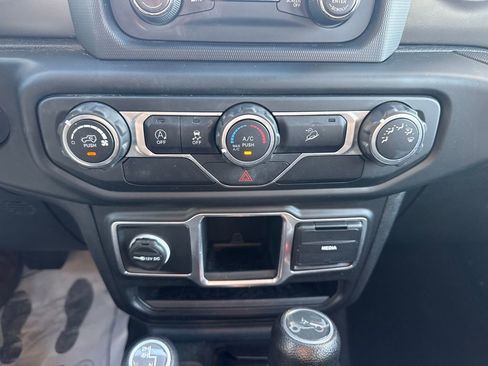 Used 2018 Jeep Wrangler Unlimited Sport image 22