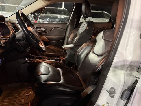 Used 2018 Jeep Cherokee Limited w/ Technology Group image 21