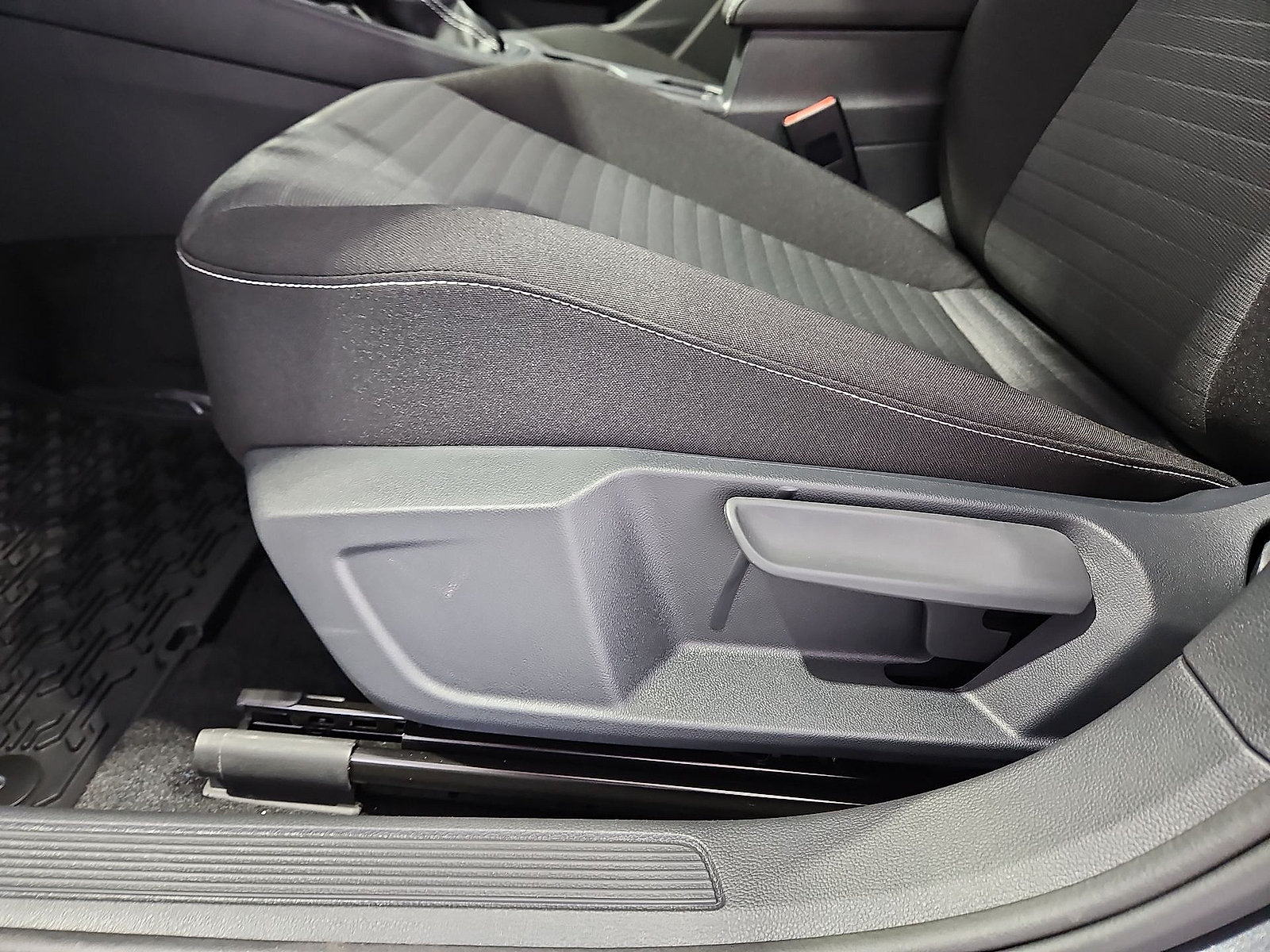 New 2027 Volkswagen Jetta S FWD image 17