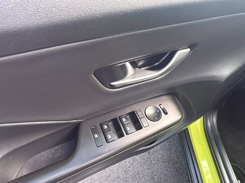Used 2024 Hyundai Kona Limited AWD/4WD image 11