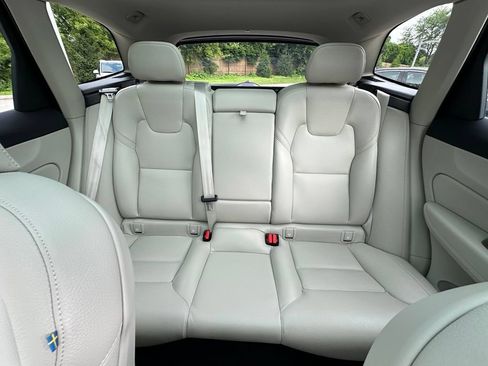 Used 2023 Volvo XC60 B5 Core w/ Protection Package Premier FWD image 14