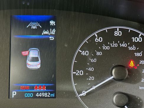 Used 2024 Toyota Corolla LE FWD image 18