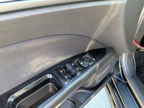 Used 2016 Ford Fusion SE FWD image 12