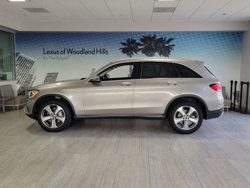 Used 2022 Mercedes-Benz GLC 300 image 2