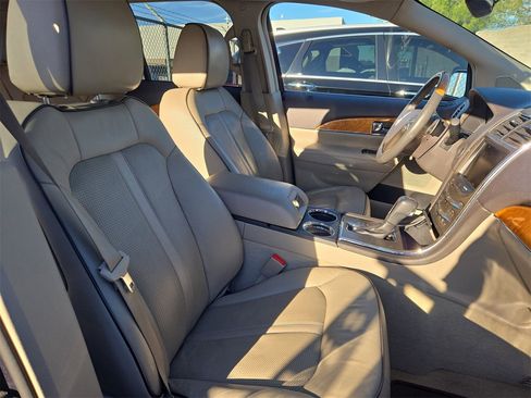 Used 2013 Lincoln MKX AWD image 5