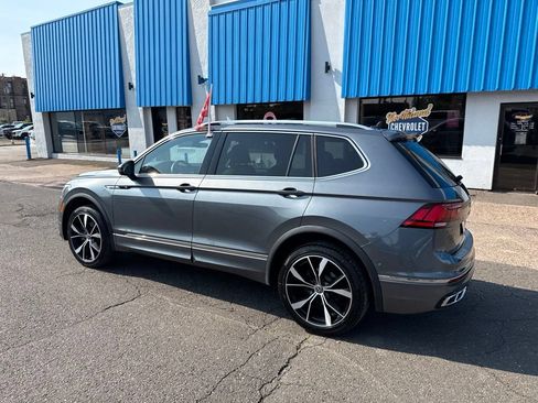 Used 2022 Volkswagen Tiguan SEL R-Line AWD/4WD image 17
