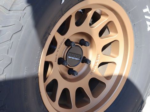 Used 2024 Jeep Gladiator Rubicon w/ Technology Group image 39