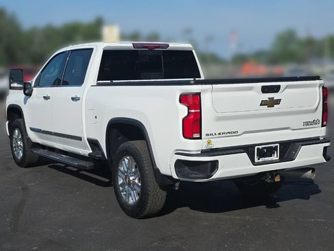 Used 2025 Chevrolet Silverado 2500 High Country w/ High Country Premium Package AWD/4WD image 5