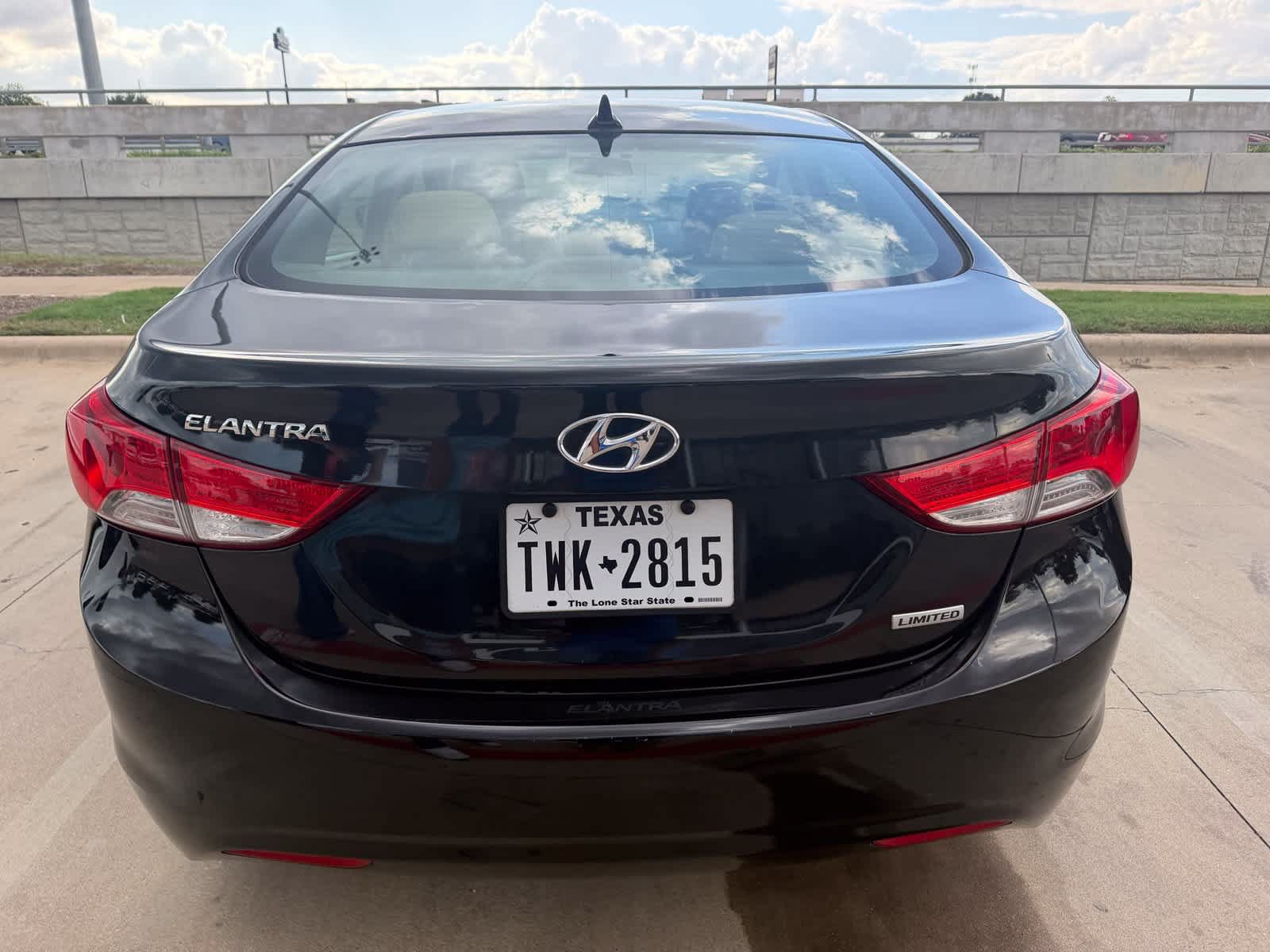 Used 2013 Hyundai Elantra Limited FWD image 4