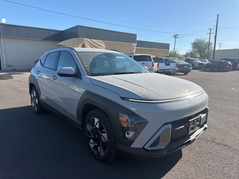 Used 2024 Hyundai Kona SEL image 2