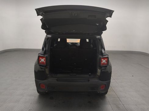 Used 2022 Jeep Renegade Altitude w/ Convenience Group AWD/4WD image 29