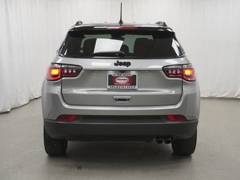 Certified 2022 Jeep Compass Latitude w/ Convenience Group FWD image 10