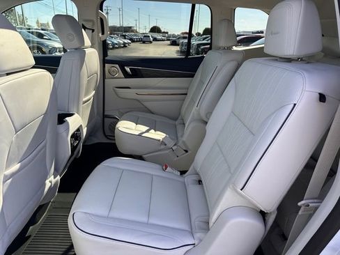 New 2026 Buick Enclave Avenir image 19