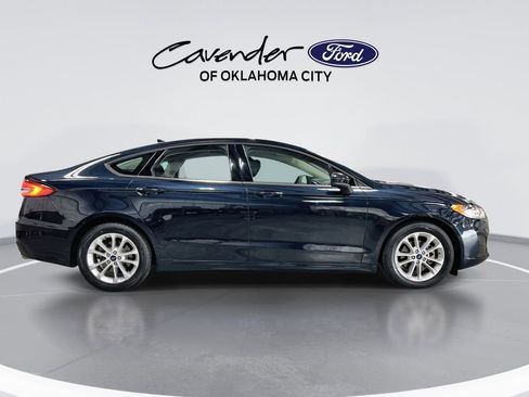 Used 2020 Ford Fusion SE FWD image 9