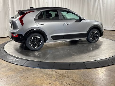 New 2026 Kia Niro Wind w/ Wind Preserve Package FWD image 5