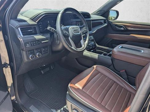 Used 2024 GMC Yukon Denali Ultimate AWD/4WD image 6