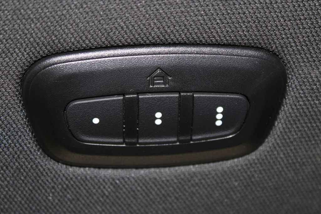 Used 2025 RAM 1500 Laramie AWD/4WD image 48