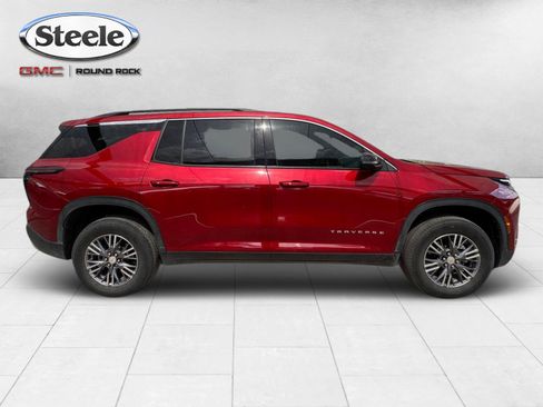 Certified 2025 Chevrolet Traverse LT w/ LPO, Floor Liner Package FWD image 6