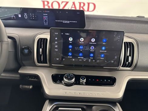 New 2025 Ford Expedition Active image 11